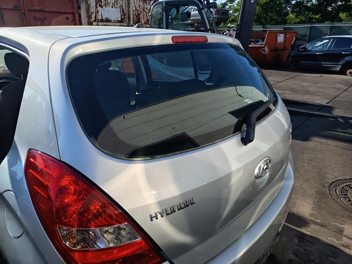 Hyundai i20 original Heckklappe mit Scheibe Deckel hinten FG Sleek silver Bj2011