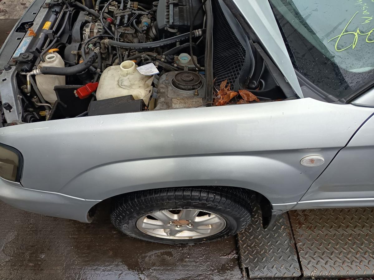 Subaru Forester SG original Kotfl&uuml;gel links 01G Silber vor Facelift Bj 2005