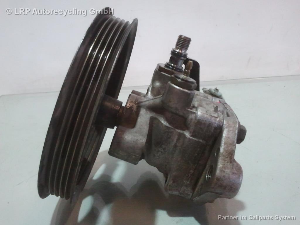 Mitsubishi Carisma original Servopumpe KYB 1.8 92kw BJ1998