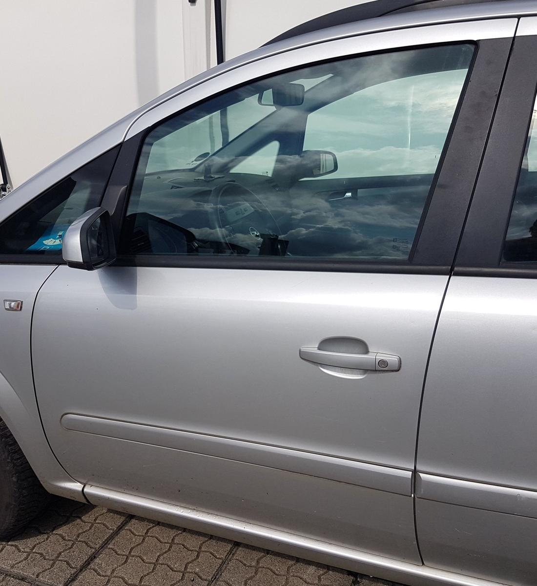 Opel Zafira B T&uuml;r vorn links in 2AU Starsilber III Bj2006