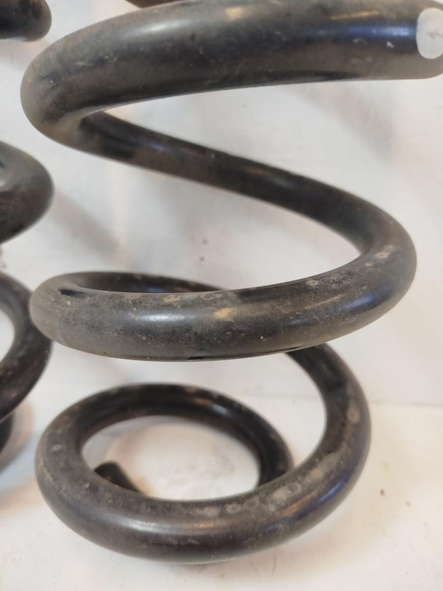 NIO EL6 Elektro SUV Satz Federn Hinterachse links rechts Hinterachsfeder