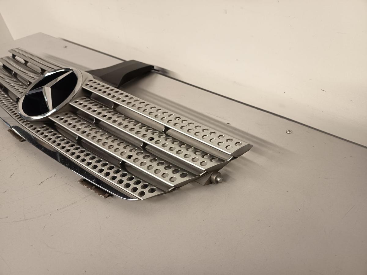 Mercedes CL 203 orig Kühlergrill Grill mit Emblem 775 Iridiumsilber Bj 2006