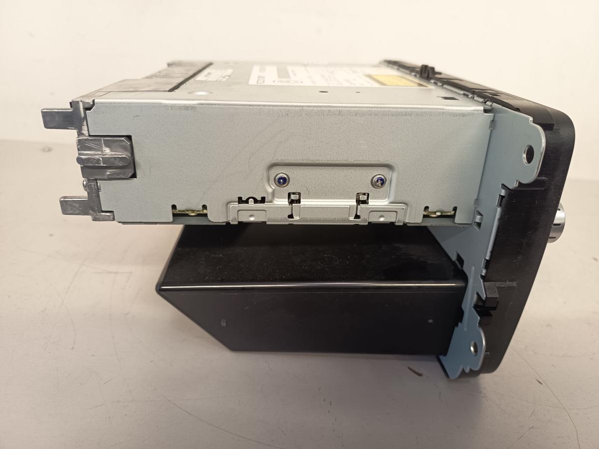 VW Golf VI 5K Bj 2009 original Radio Multimedia Autoradio RCD210 MP3 OHNE CODE