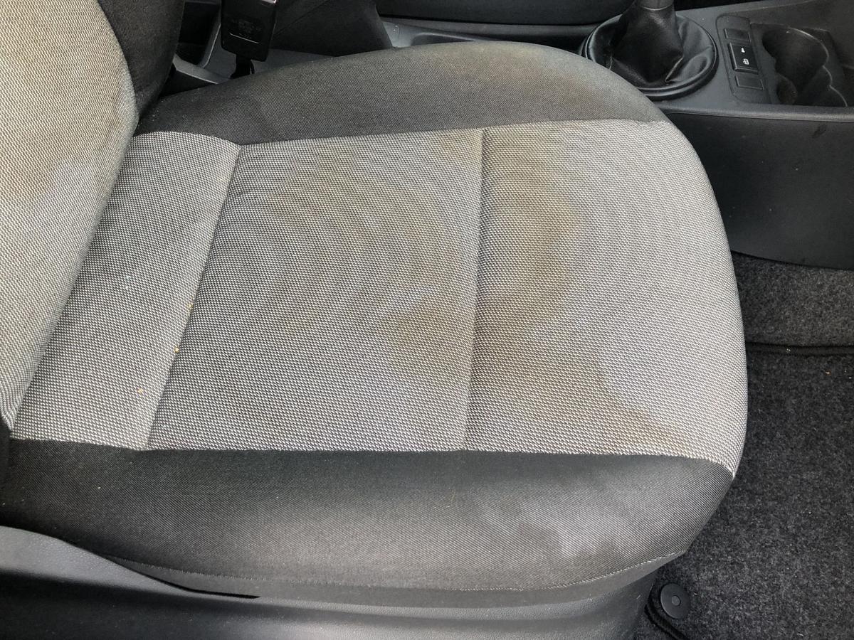 Skoda Fabia 5J Sitz vorn rechts Beifahrersitz Stoff ohne Heizung Autositz
