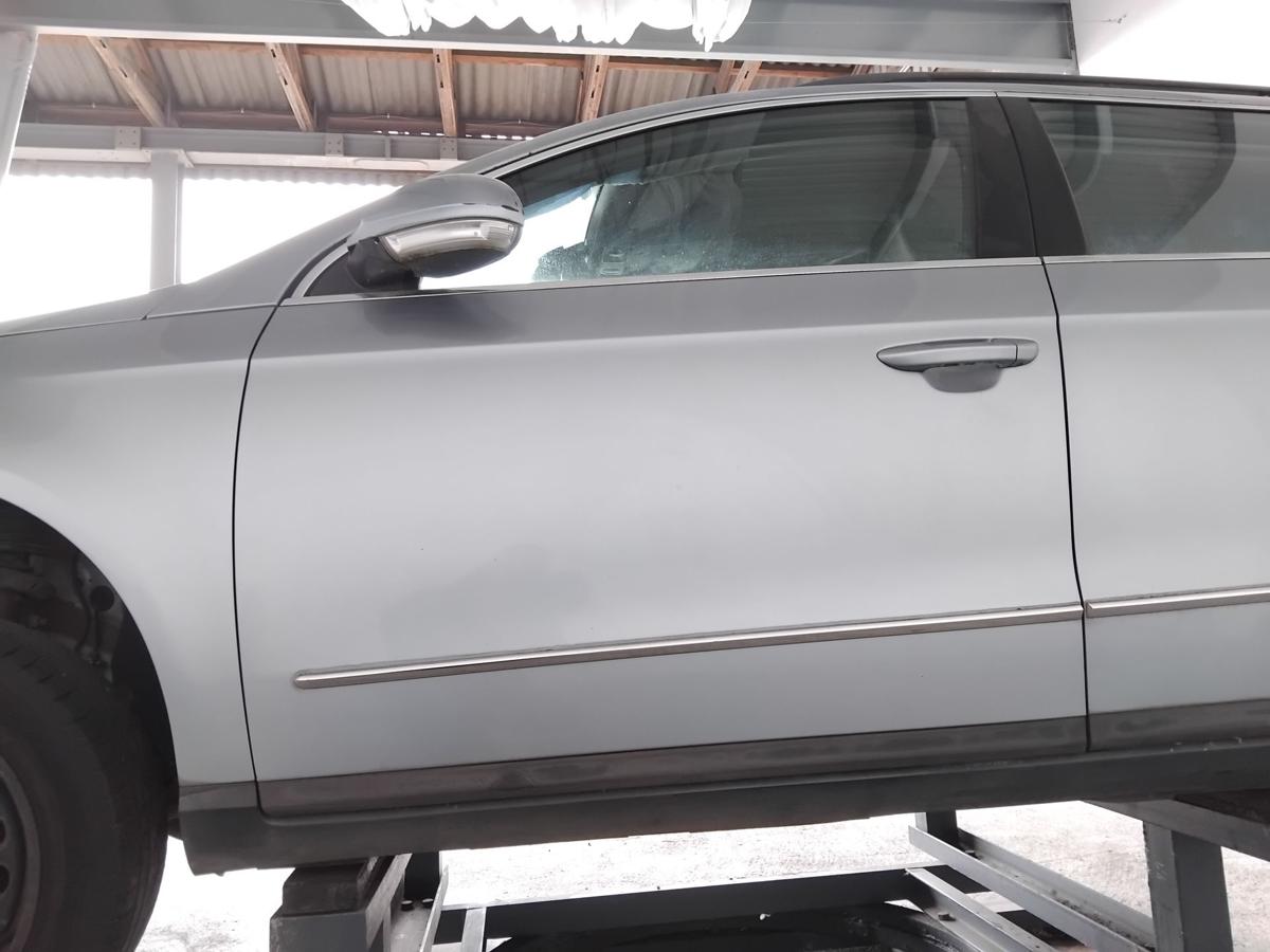 VW Passat 3C T&uuml;r vorn links Fahrert&uuml;r arcticbluesilver LB5M BJ2007