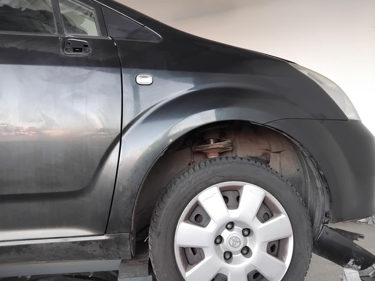 Toyota Corolla Verso II AUR10 original Kotflügel vorn rechts BJ2006 209 night sky black perleffekt