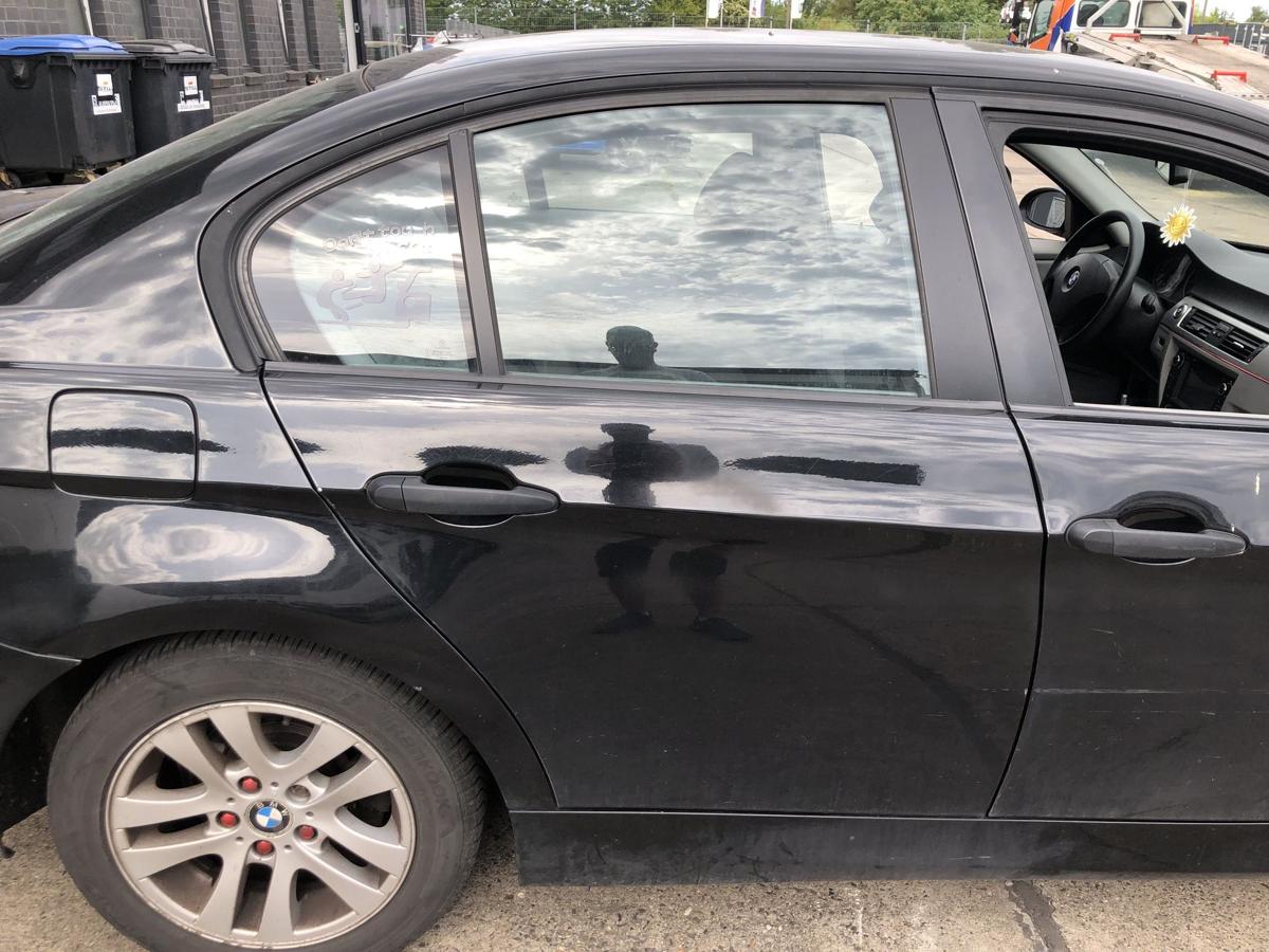 BMW 3er E90 Tür hinten rechts Limo Roh schwarz II 668 Fondtür leicht Beschädigt