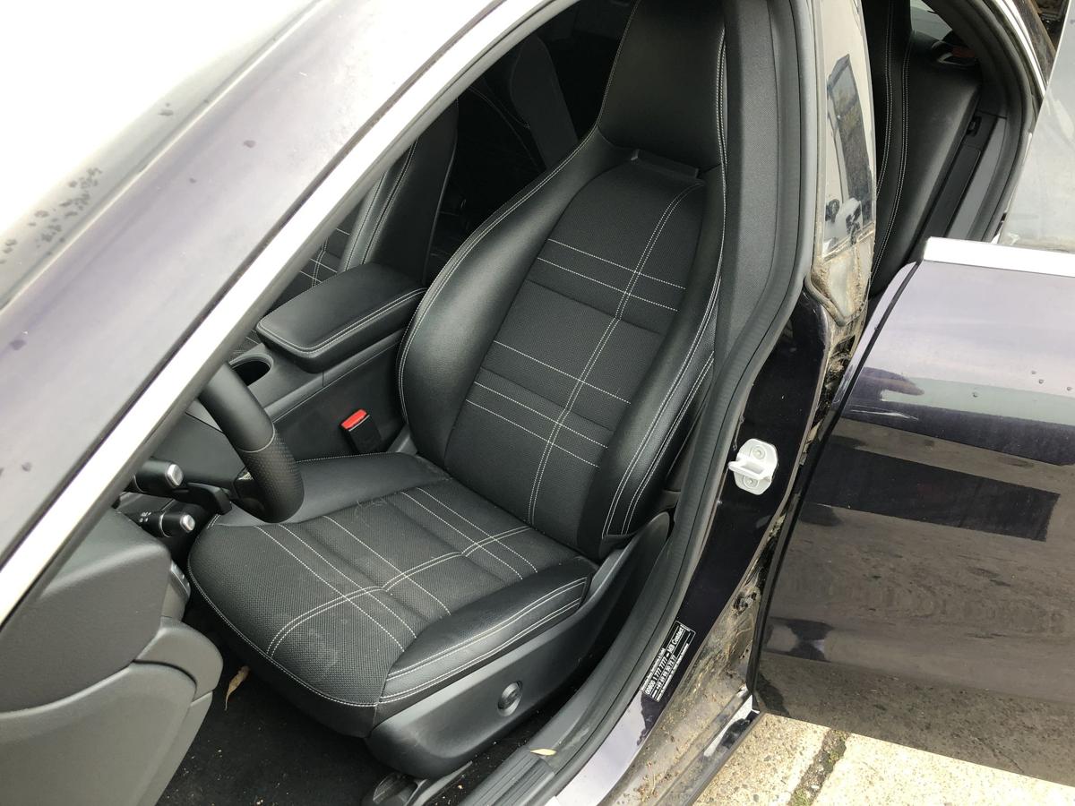 Mercedes CLA C117 bis 16 Sitz vorn links Fahrersitz Stoff Leder Artico Memory