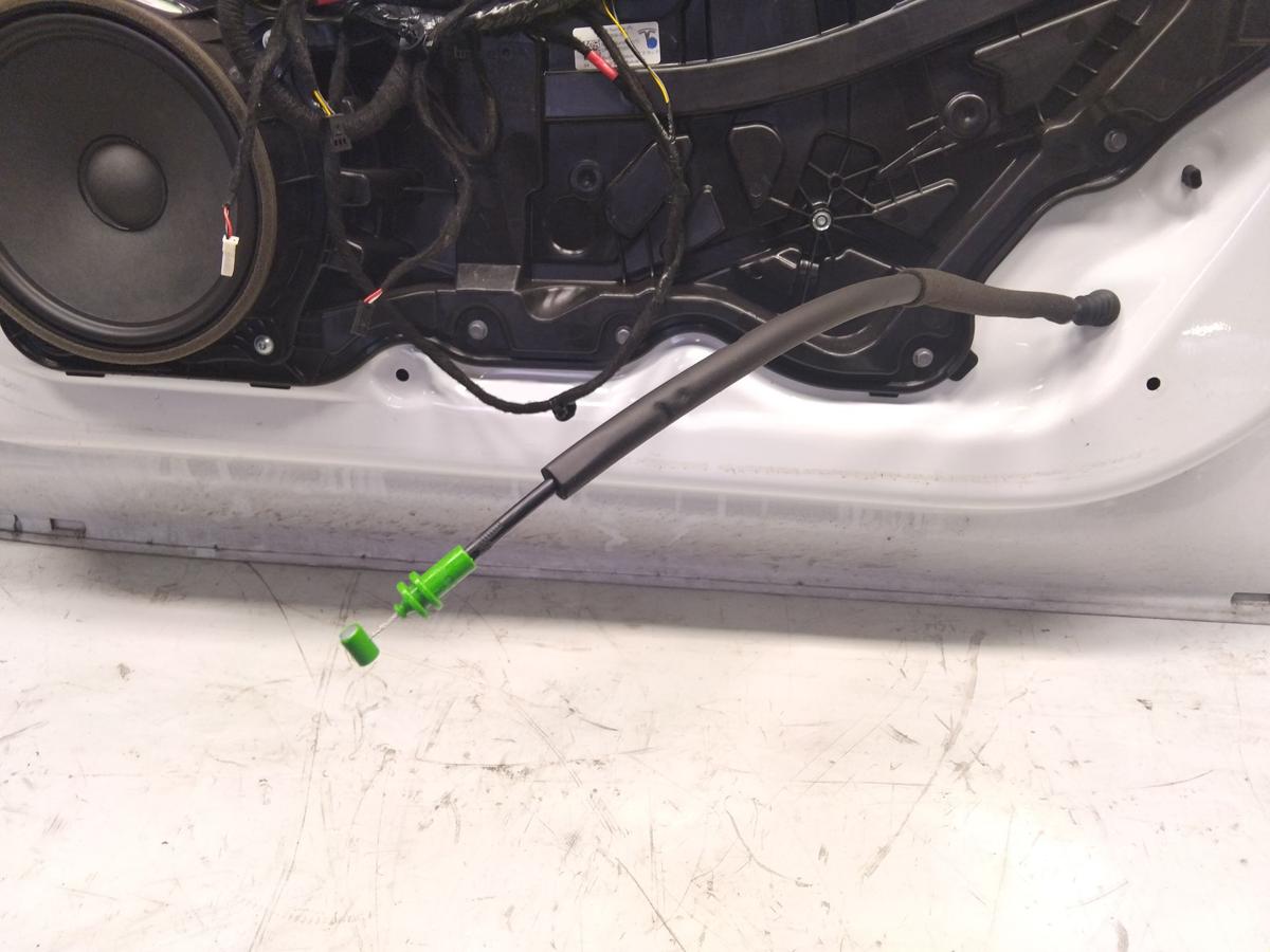 Tesla Model Y original T&uuml;r vorn rechts Beifahrert&uuml;r wei&szlig;metallic PPSW BJ2023