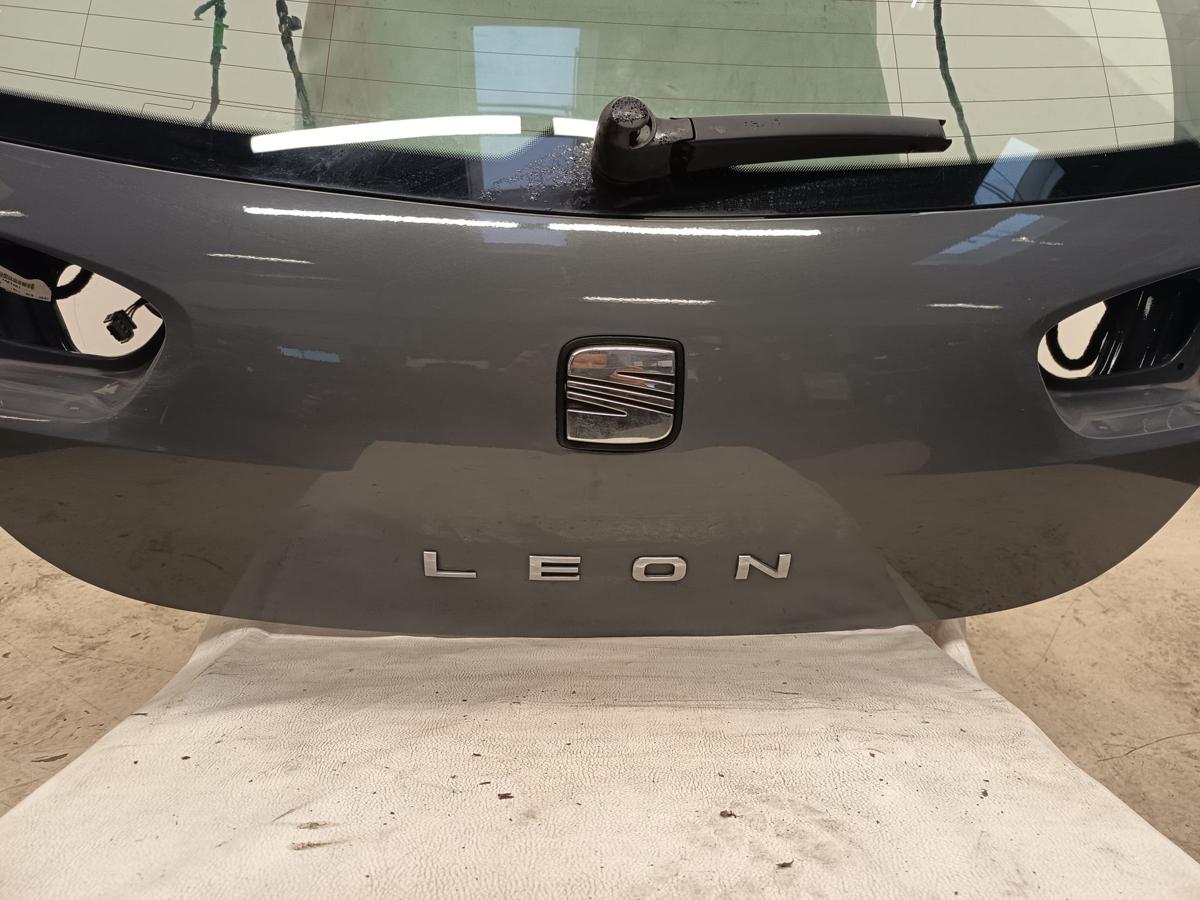 Seat Leon 1P Facelift Bj 2009 original Heckklappe mit Scheibe LZ7X Nimbusgrau