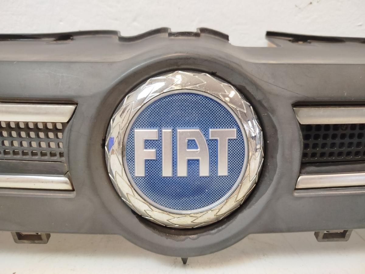 Fiat Panda 169 K&uuml;hlergrill Frontgrill Grill mit Logo 647 Grigio Steel Met