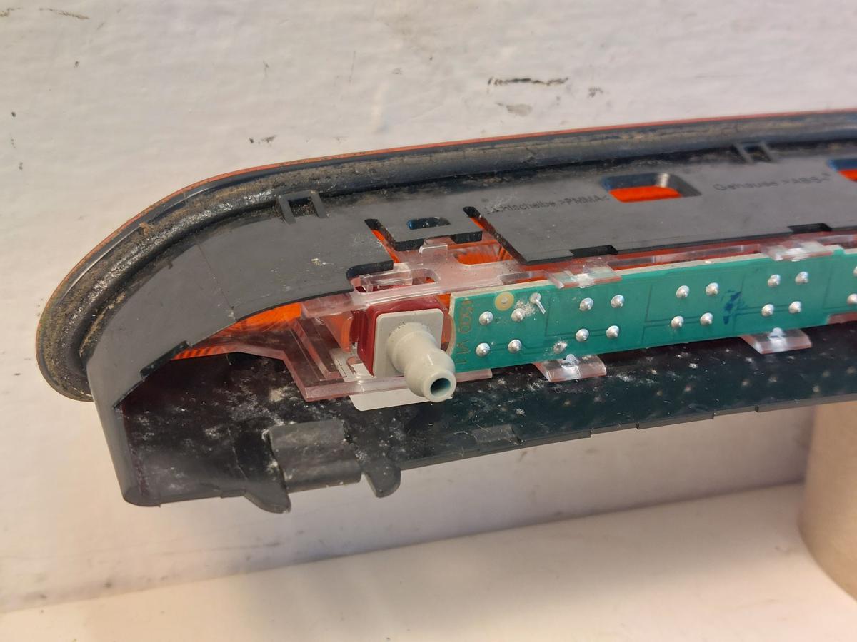 VW Golf Sportsvan AUV ab17 Zusatzbremsleuchte 3. Bremslicht OEM