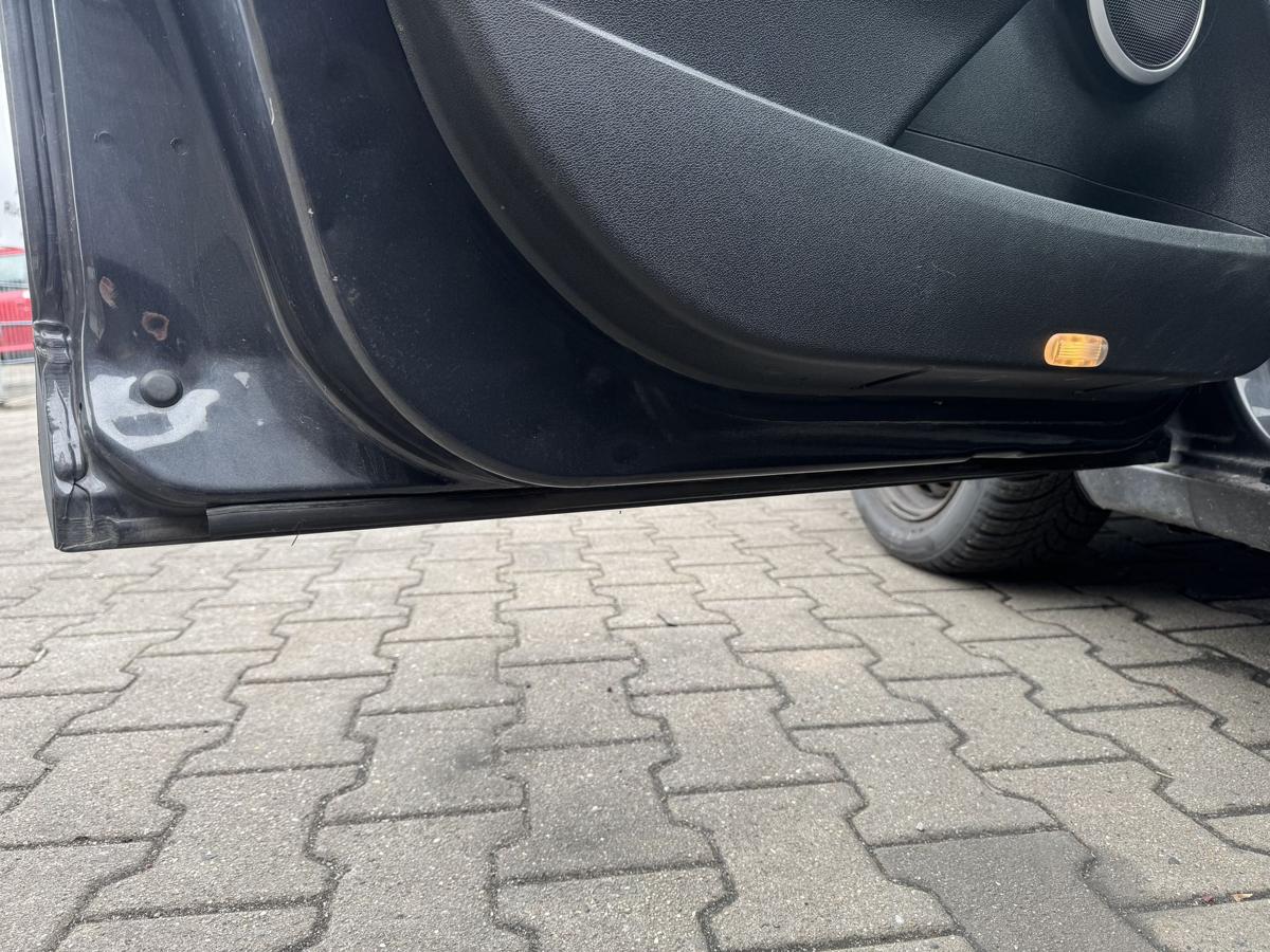 Renault Megane 3 Grandtour original T&uuml;r vorn links TEB66 Graphitschwarz Rohbau Bj.2011