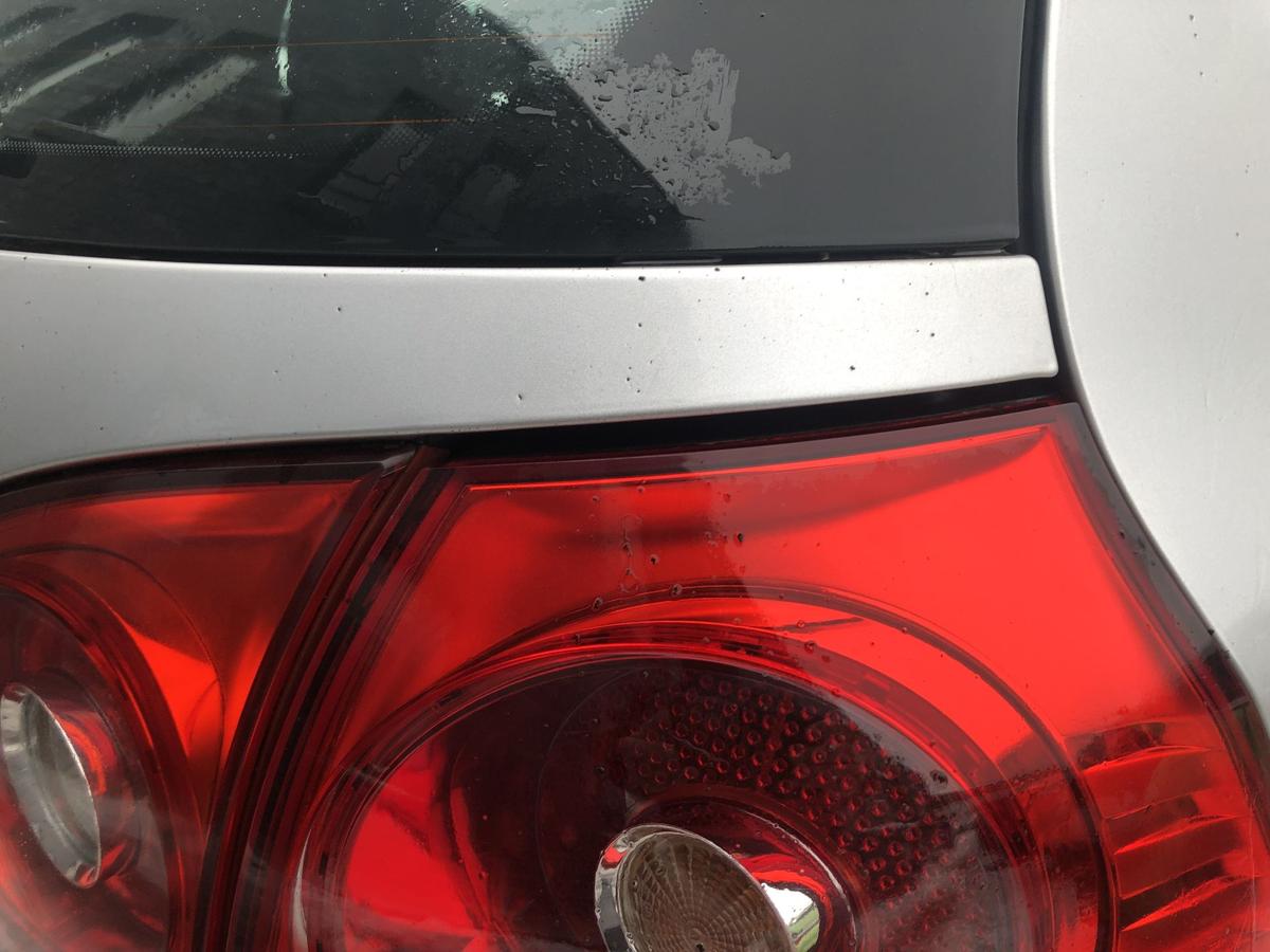 VW Golf 5 V 1K R&uuml;ckleuchte au&szlig;en rechts Ecke R&uuml;cklicht Heckleuchte 3 und 5 trg