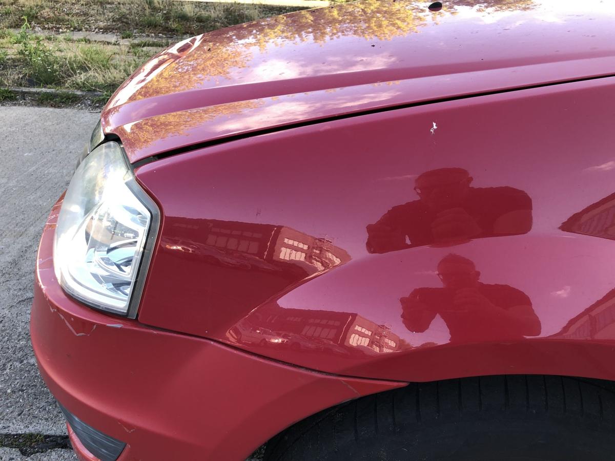 Dacia Logan MCV Kotfl&uuml;gel vorn links Fahrerseite Seitenwand OV21D Red Passion