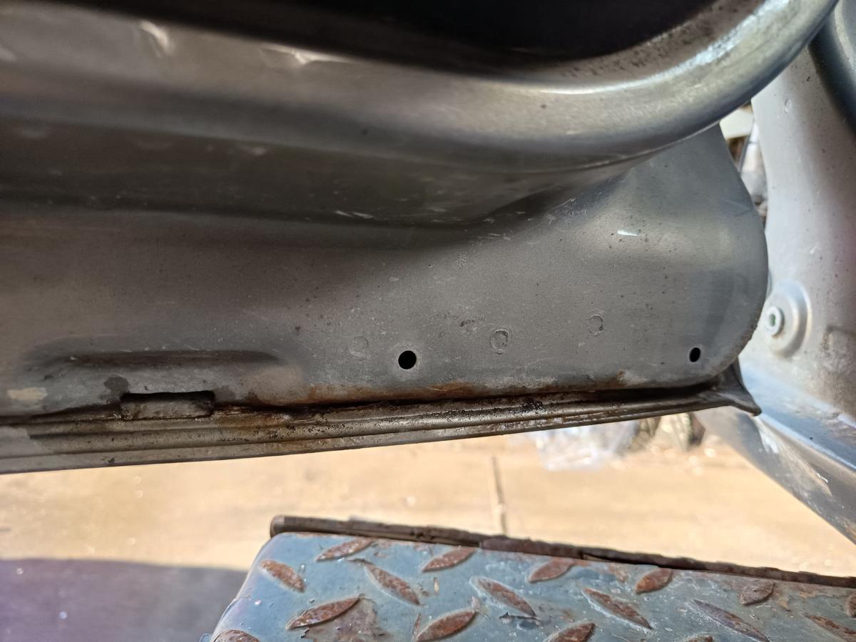 Opel Combo D original T&uuml;r vorne links Fahrer Rohbau GJM Grau Baujahr 2012