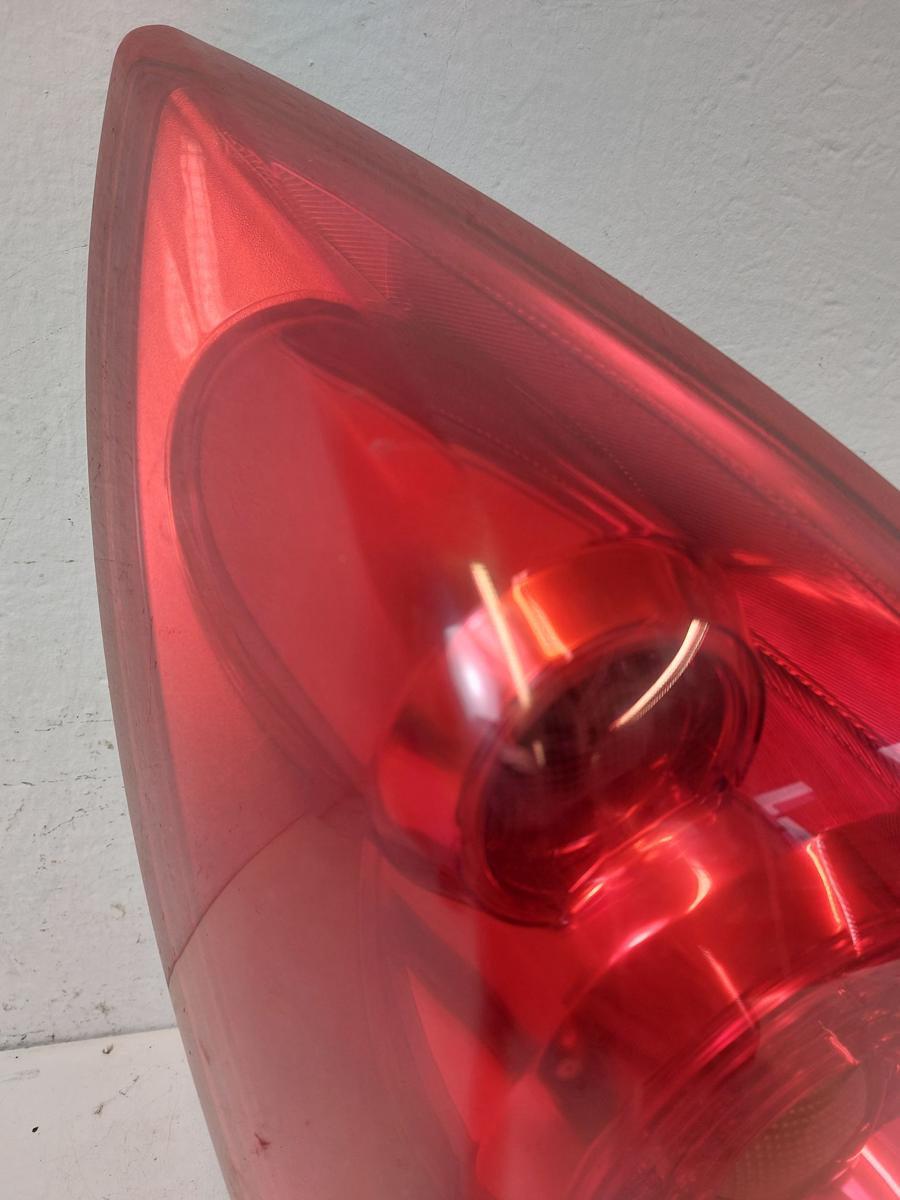 Nissan Primera P12 Fliessheck R&uuml;ckleuchte links R&uuml;cklicht Heckleuchte 5t&uuml;rer