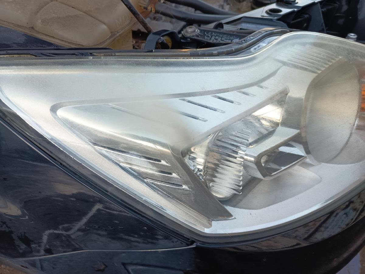 Ford Focus II original Scheinwerfer rechts Halogen/Haupt/Licht/Front Bj 2008