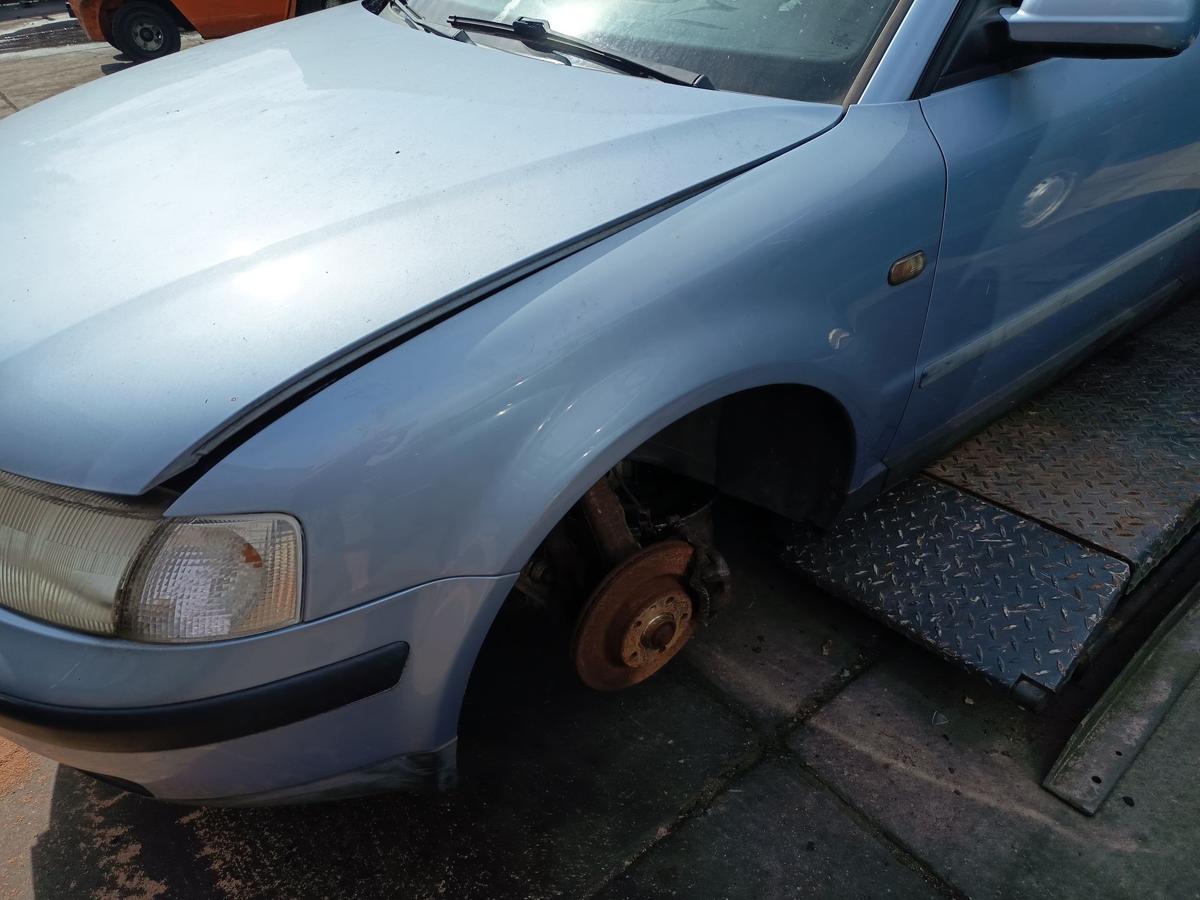VW Passat 3B5 original Kotflügel links LL5Y Nebioblau bis 2000