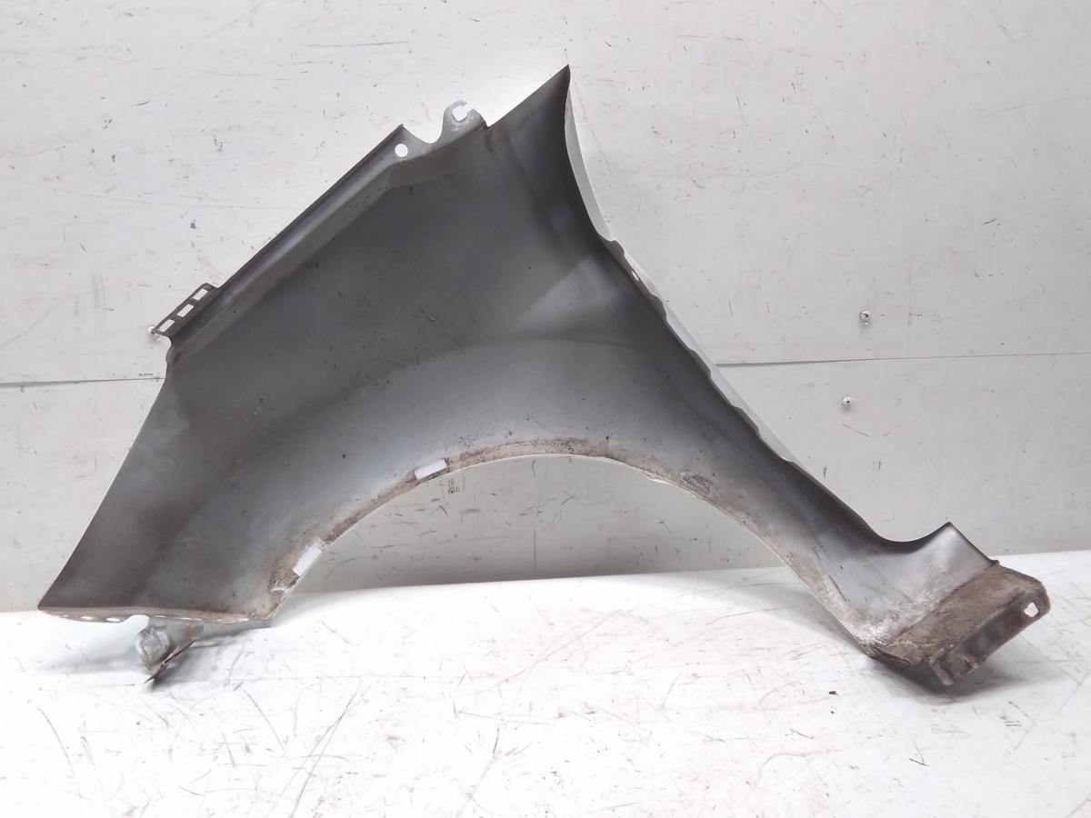 Ford Fiesta JA8 original Kotfl&uuml;gel vorn rechts frostwei&szlig; BJ2009