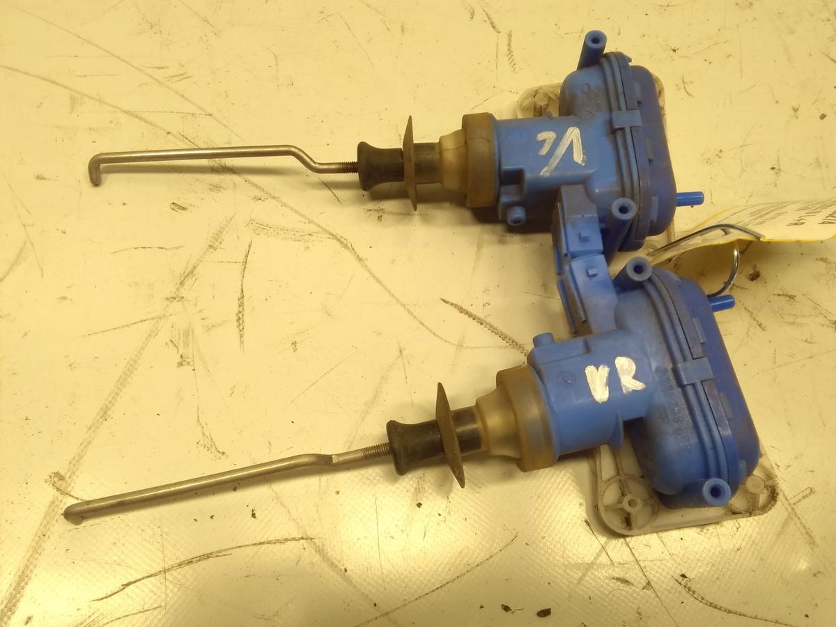 Audi 80 B3 Typ 89 original T&uuml;rschlo&szlig; vorn links rechts mit ZV Stellern Bj.1989 89862153C