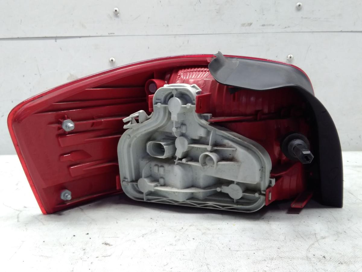 Audi A3 8P original Rückleuchte Heckleuchte rechts 3-türig BJ2003