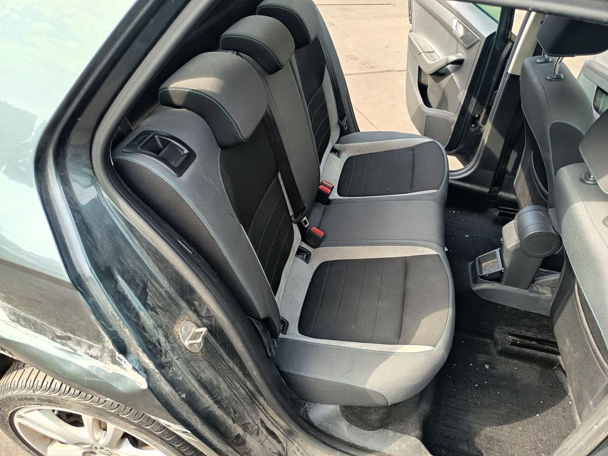 Skoda Fabia III NJ original R&uuml;cksitzbank Fond geteilt Stoff/Alcantara Bj 2015