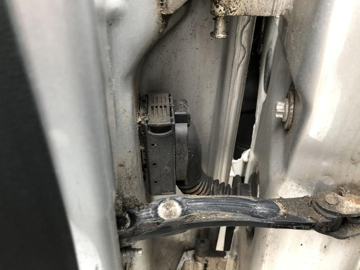 Opel Astra H Caravan T&uuml;r vorn links Fahrert&uuml;r im Rohbau 2AU Starsilber
