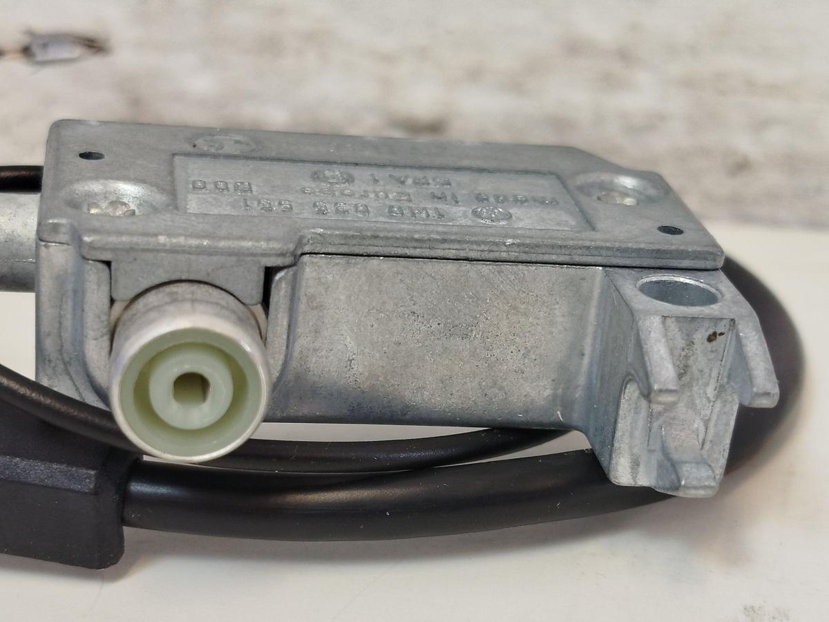 VW Golf 3 1H Verst&auml;rker Antenne Antennenverst&auml;rker OE