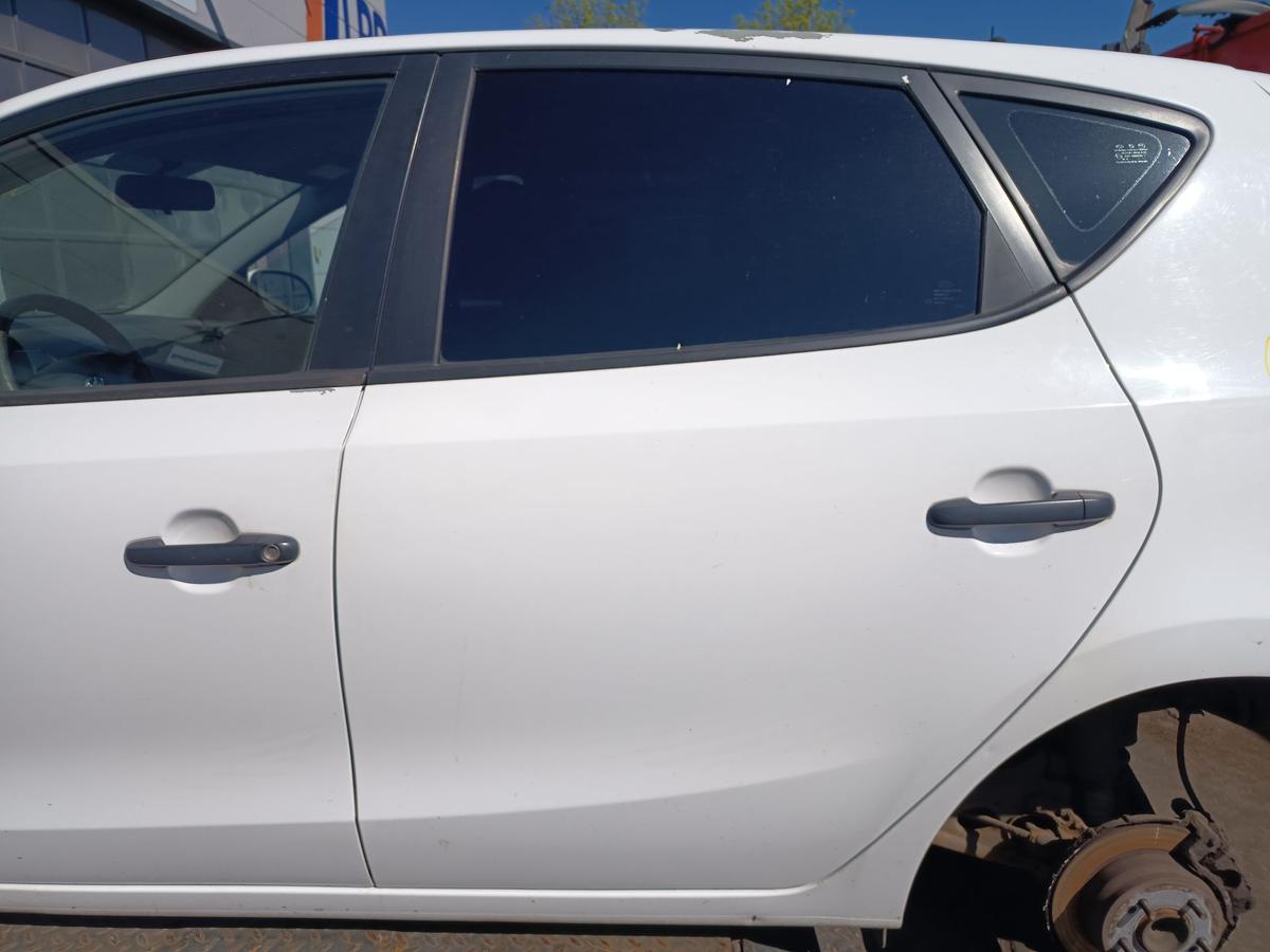 Hyundai I30 FD original T&uuml;r hinten links Crystal White Baujahr 2009