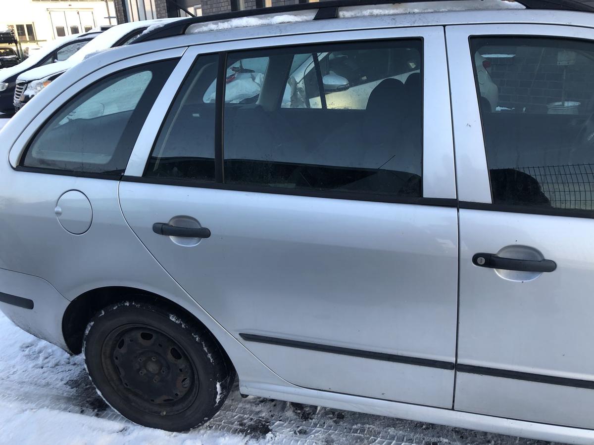 Skoda Fabia 6Y Combi T&uuml;r hinten rechts Rohbau Fondt&uuml;r LF7T Diamant Silber