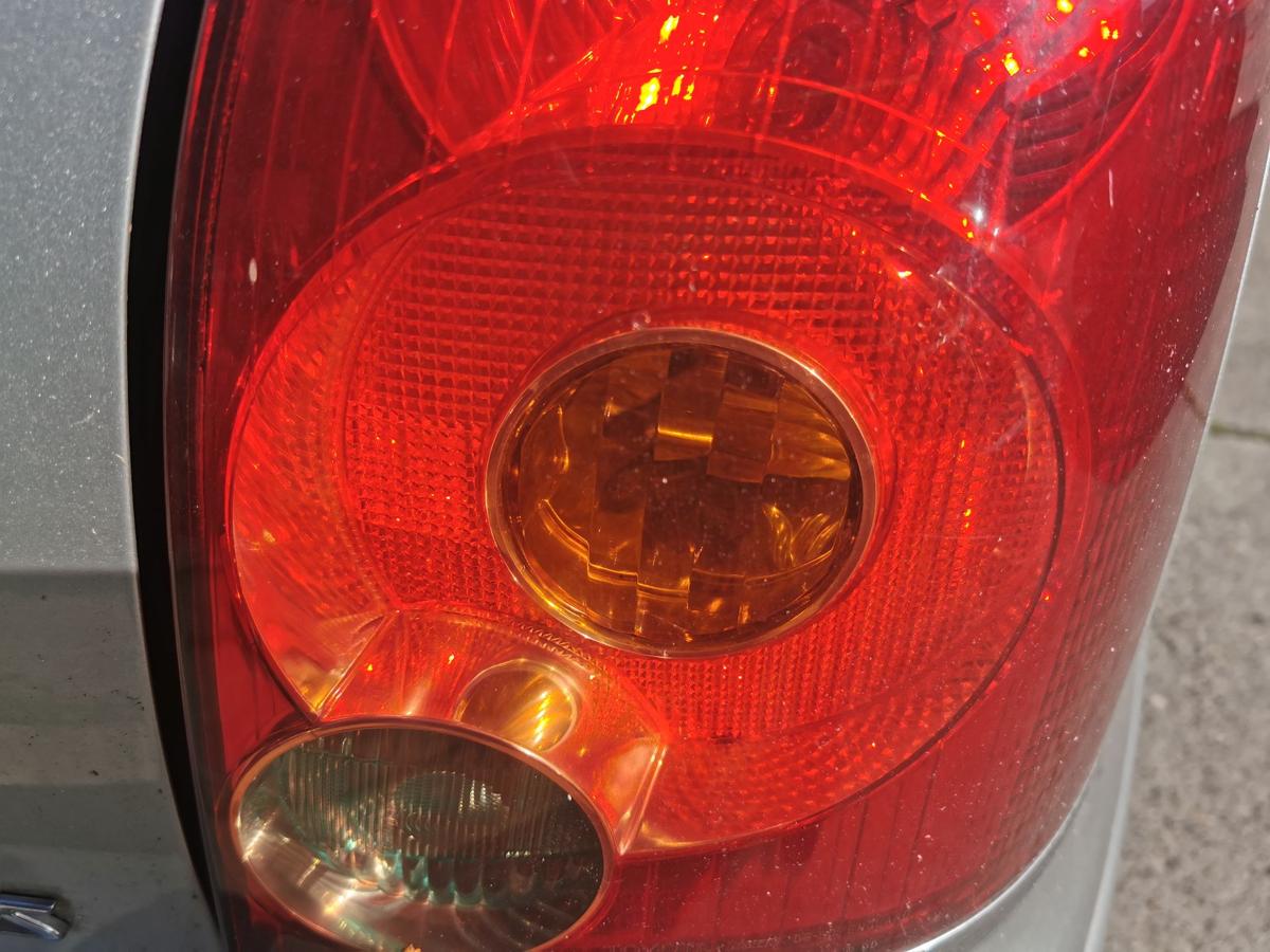Toyota Avensis T25 Kombi Rückleuchte Schlussleuchte Rücklicht hinten rechts