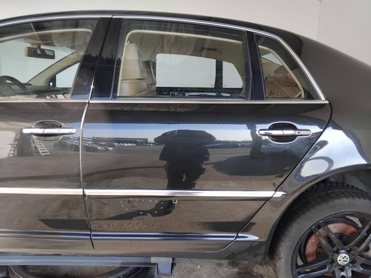 VW Phaeton GP1 T&uuml;r hinten links tarantellaschwarzmetallic LR9V BJ2007