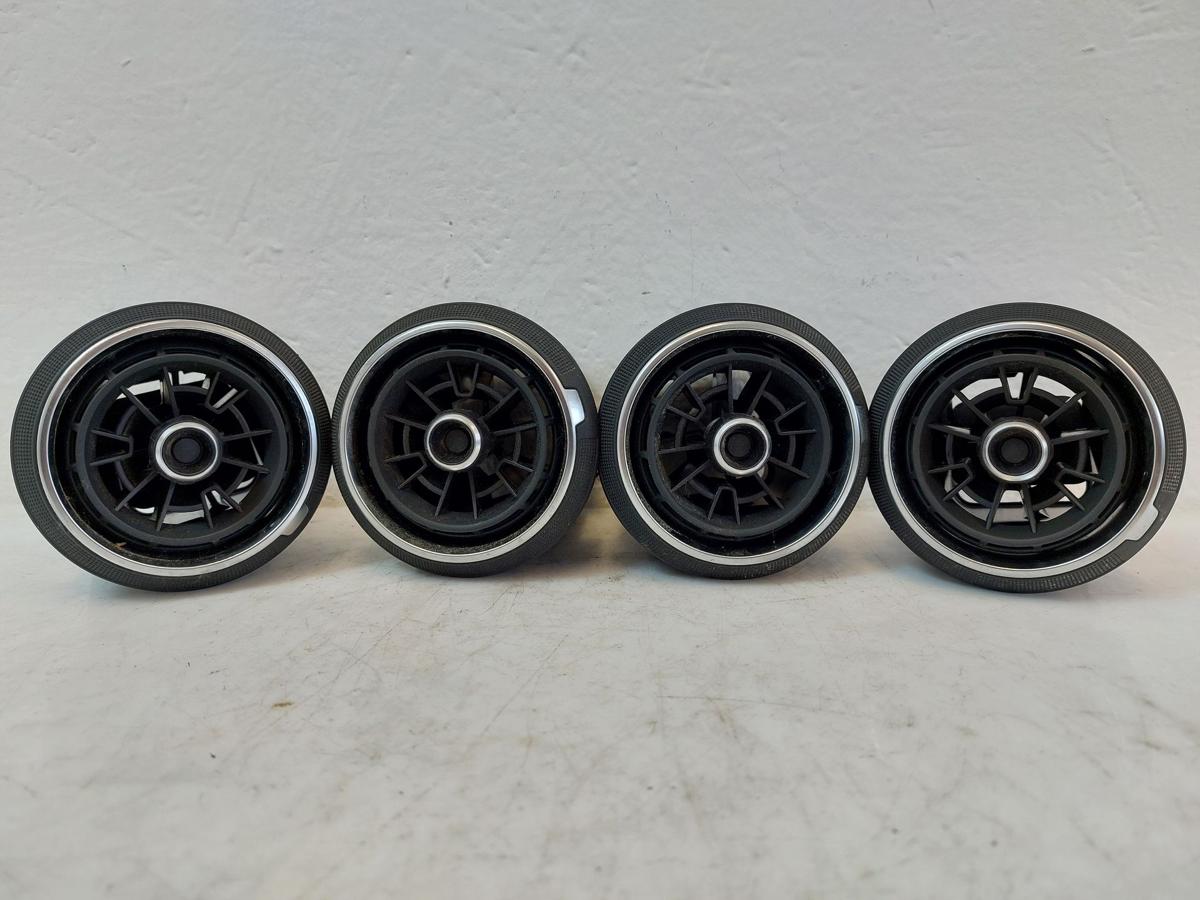 Audi Q2 Typ AG Satz Luftdüsen Luftduschen Ausströmer Armaturenbrett OEM 4 Stück