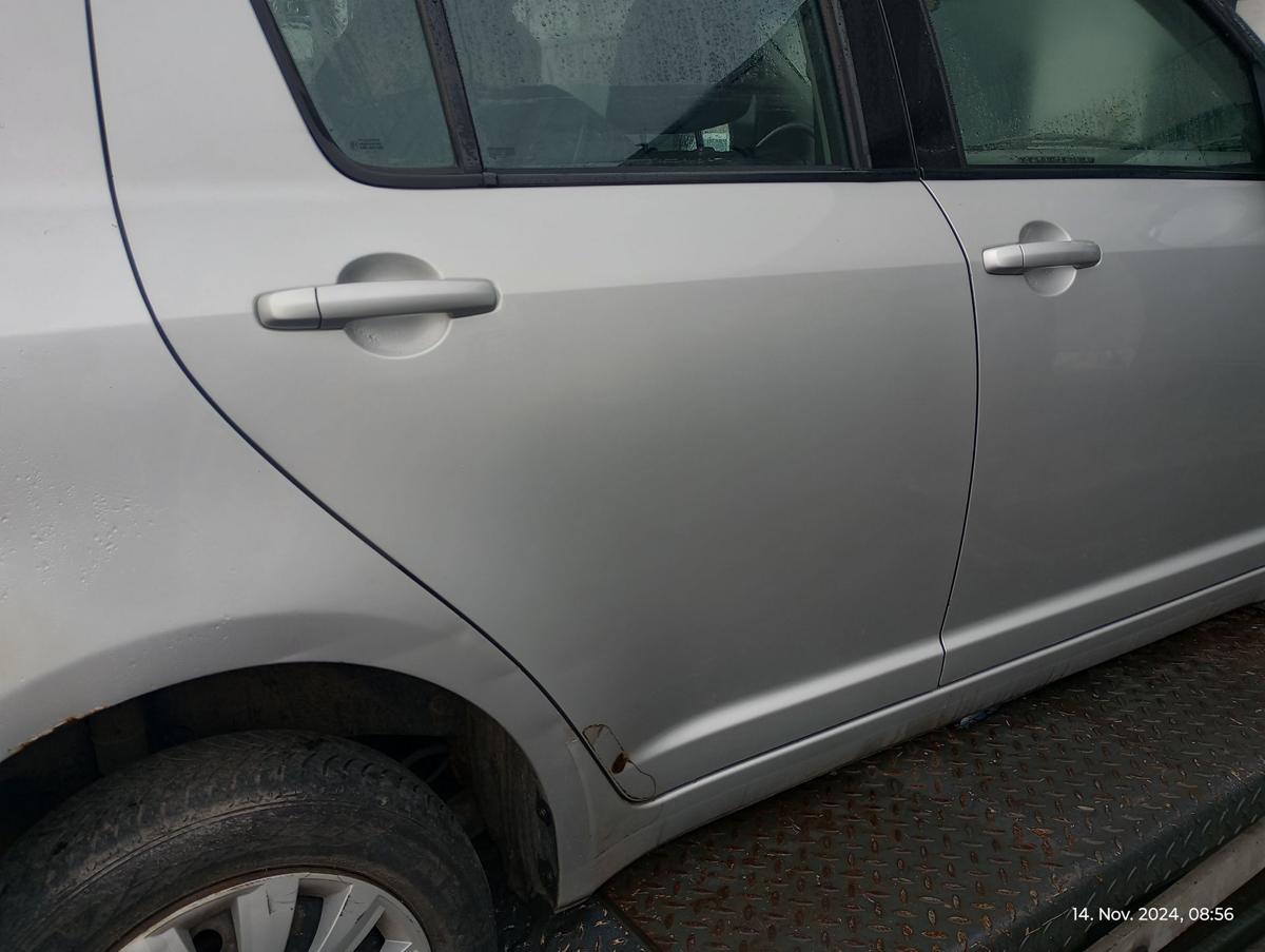 Suzuki Swift MZ EZ orig Tür hinten rechts Beifahrerseite ZCC Silber Bj 2005