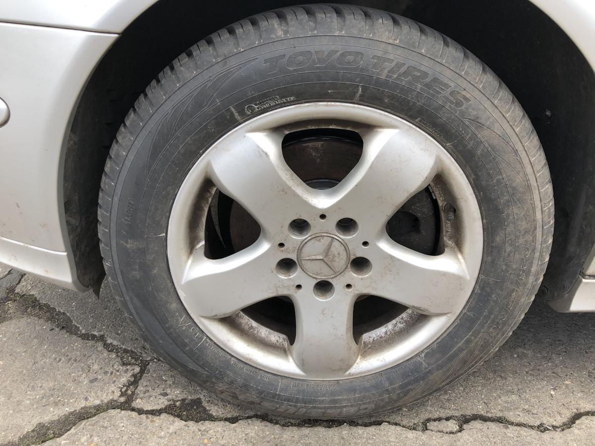 Mercedes E Klasse W211 Komplettradsatz 16 Zoll Alufelgen Reifen neuwertig 225