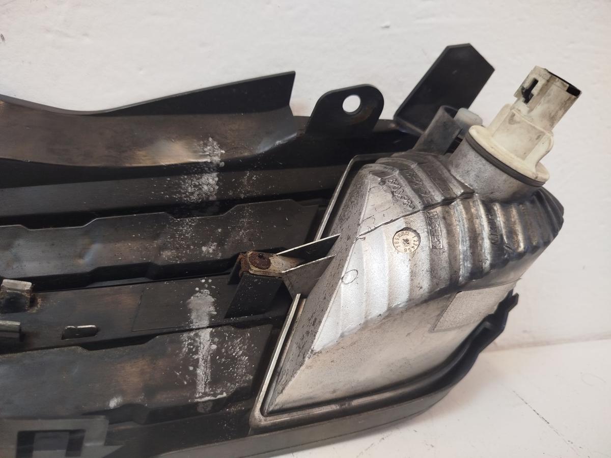 Nissan Micra K12 Kühlergrill Grill Frontgrill vorn rechts mit Blinkleuchte ab 05
