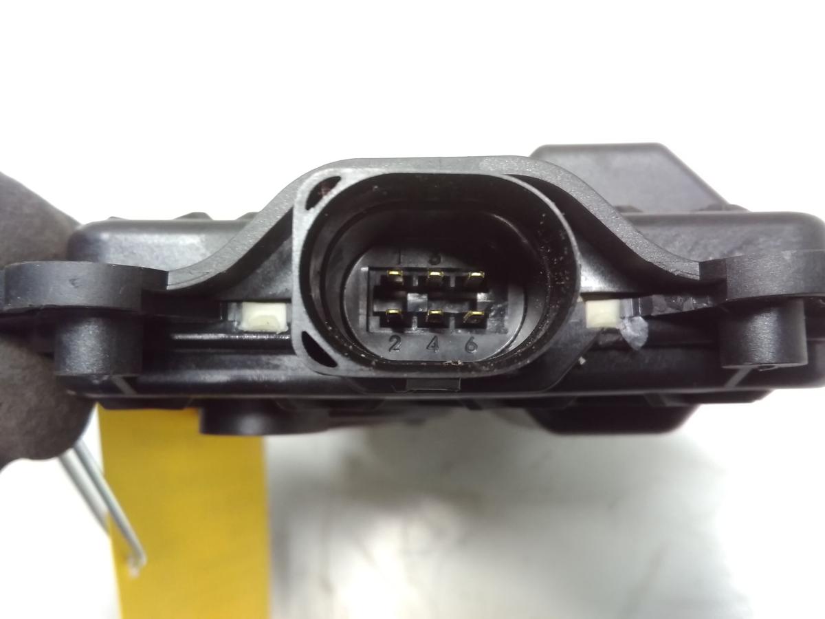 Audi A8 D3 4E original Stellmotor Zuziehhilfe T&uuml;r hinten links Bj.2004