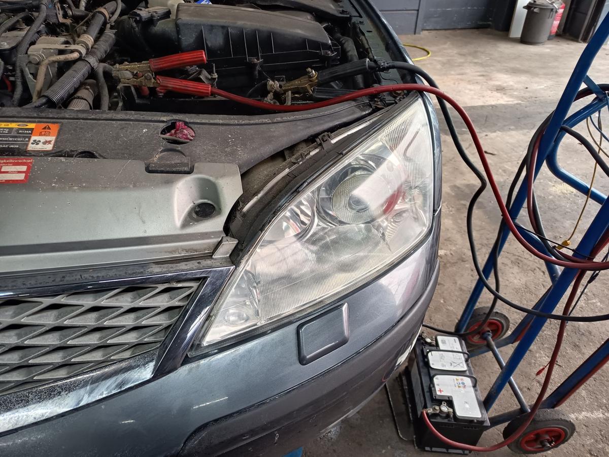 Ford Mondeo III original Scheinwerfer links Xenon Haupt Front Licht Bj 2005