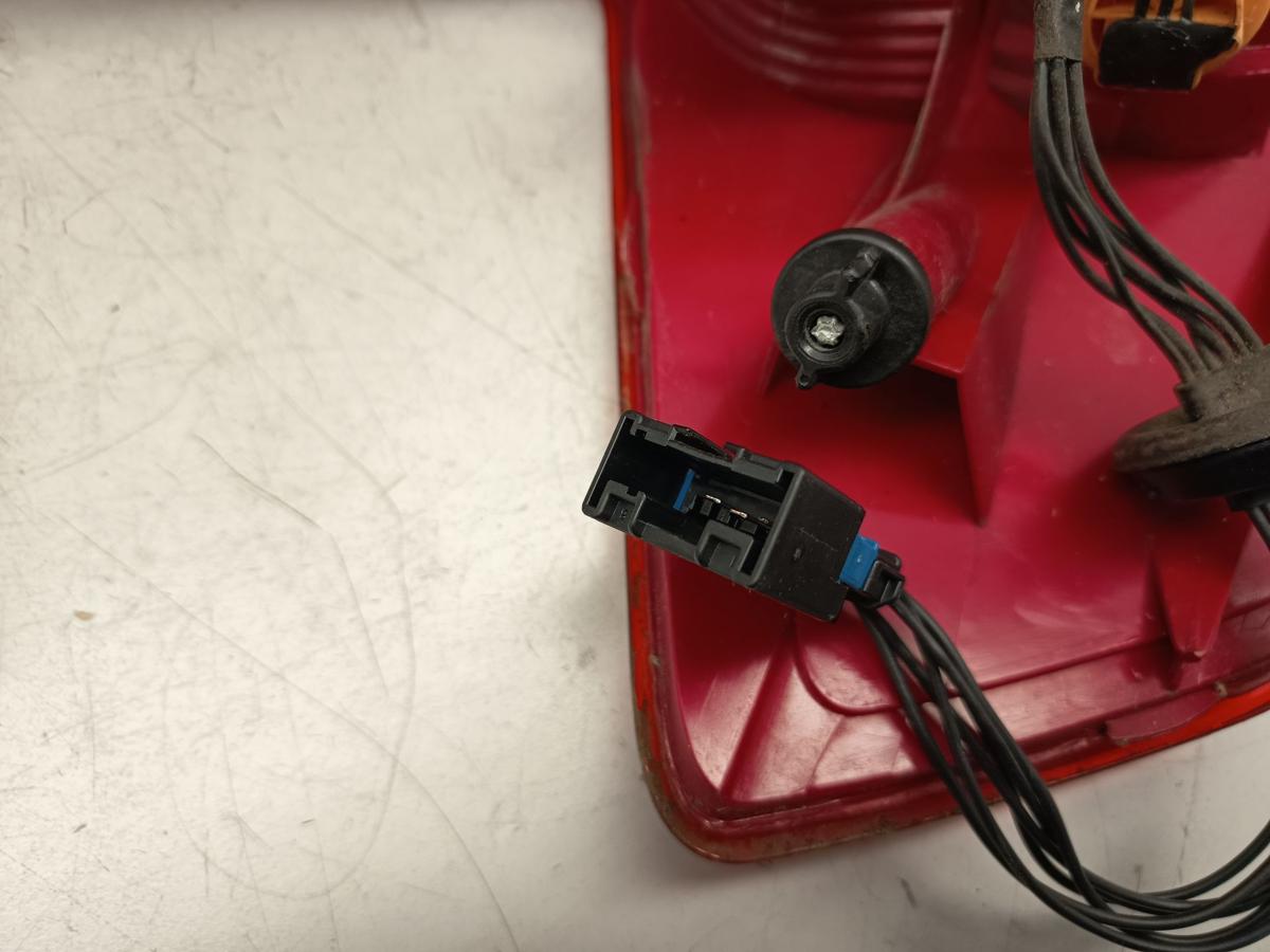 Citroen C4 original R&uuml;ckleuchte rechts komplett Heck/Schluss/Licht Bj 2008