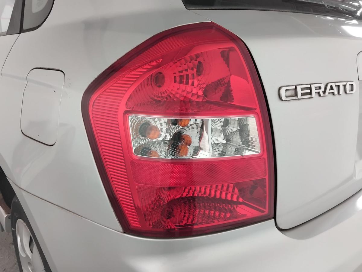 Kia Cerato FE original R&uuml;ckleuchte Heckleuchte links 5-t&uuml;rig Steilheck BJ2008