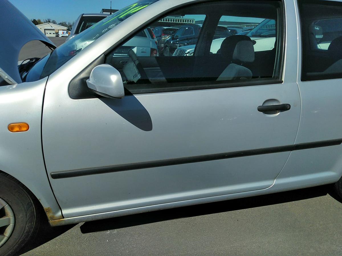 VW Golf 4 T&uuml;r vorn links Fahrert&uuml;r 3-t&uuml;rig satinsilbermetallic LB7Z Bj.1998