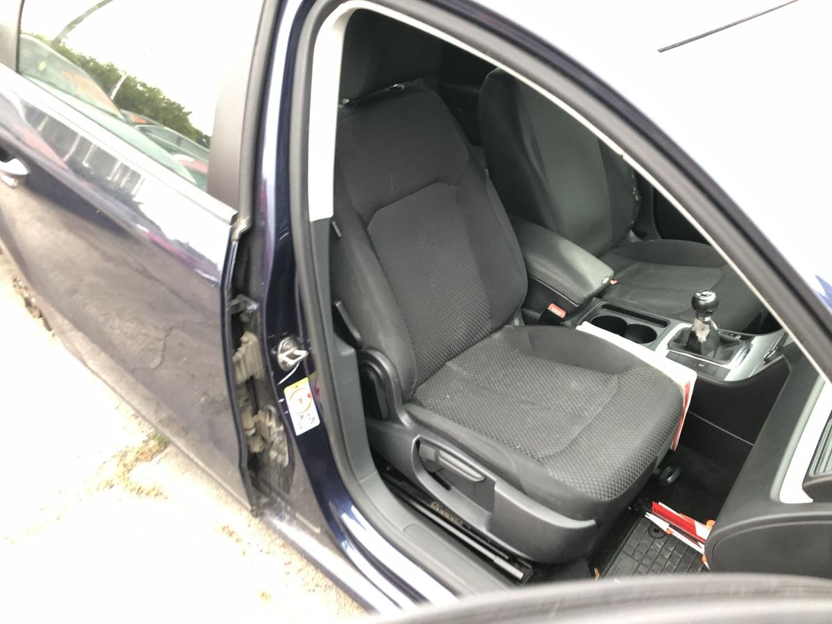 VW Passat 3C B7 Variant Sitz vorn rechts Beifahrersitz Stoff Heizung Autositz