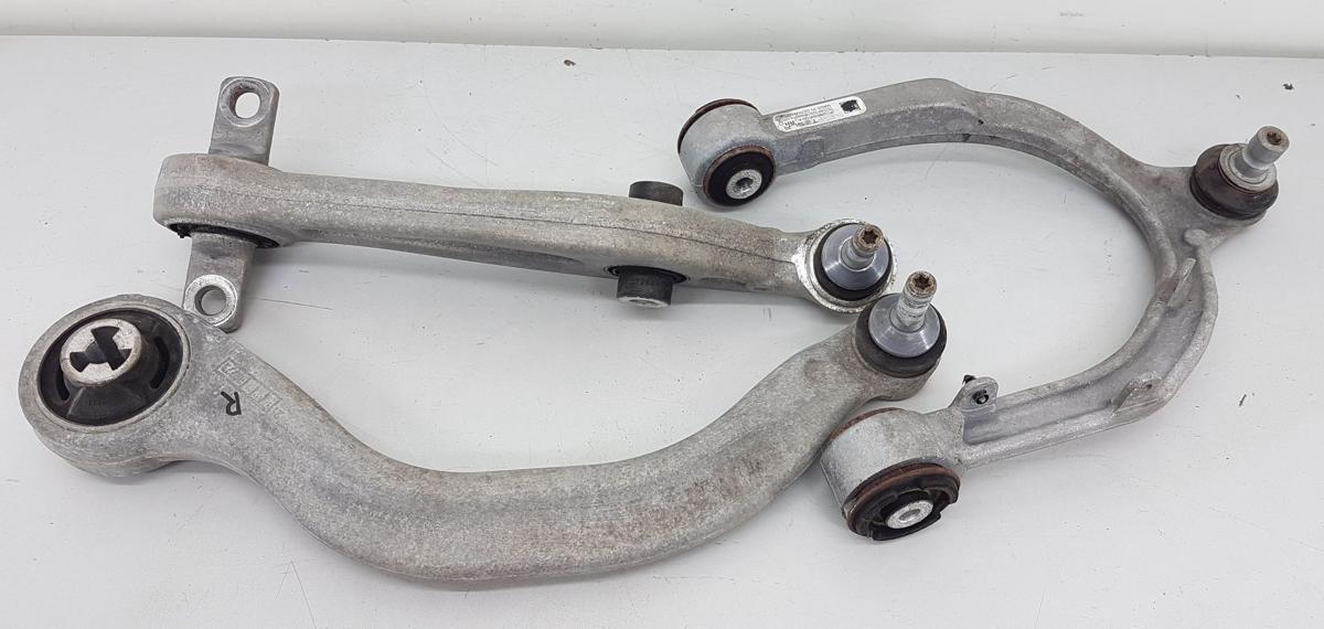 Tesla Model Y Querlenkersatz vorn rechts Satz Querlenker Bj2022 1288326-00-A