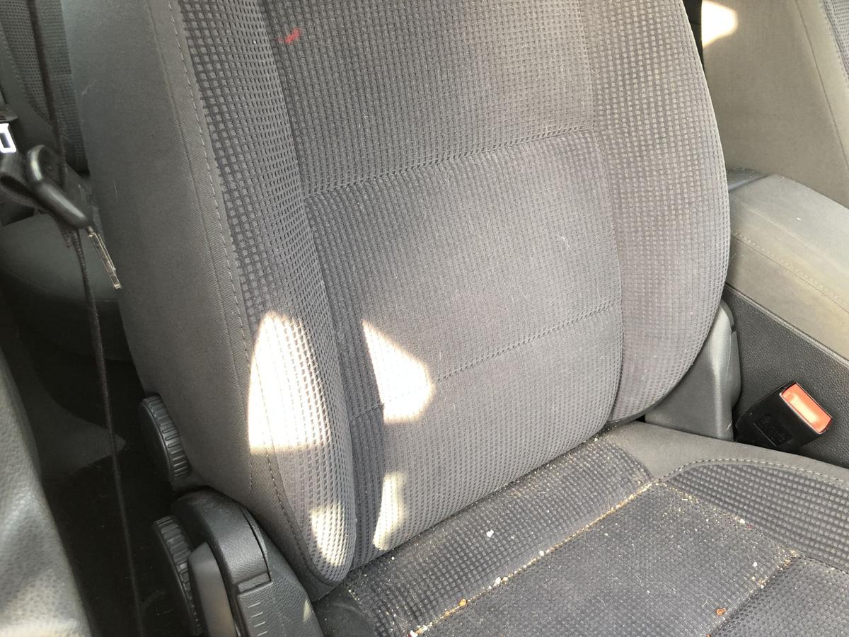VW Jetta 1K Sitz vorn rechts Beifahrersitz Stoff mit Heizung Autositz