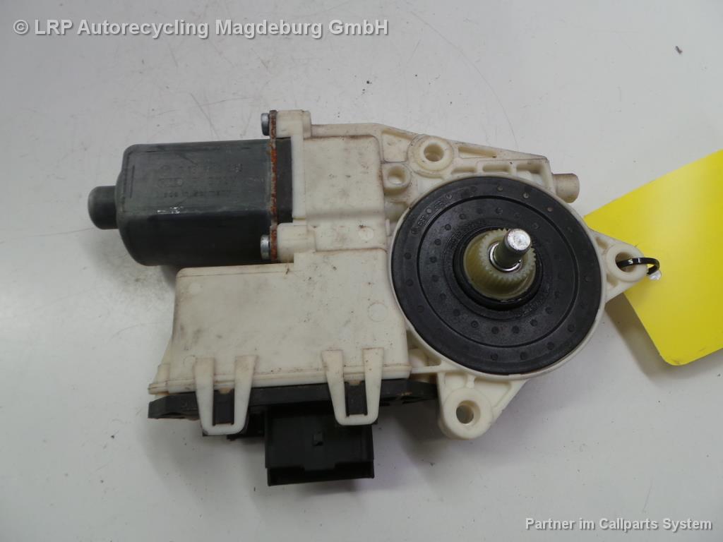 Citroen C4 5-trg. Bj.06 Fensterhebermotor hinten rechts 0130822238 BOSCH