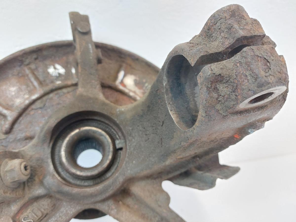 Seat Ibiza 6L Achsschenkel Radlagergeh&auml;use vorn links feste Halter Bremsbel&auml;ge