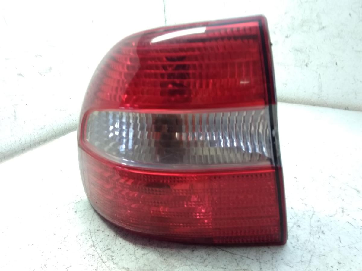 Volvo V40 Facelift original R&uuml;ckleuchte Heckleuchte links Kombi BJ2001