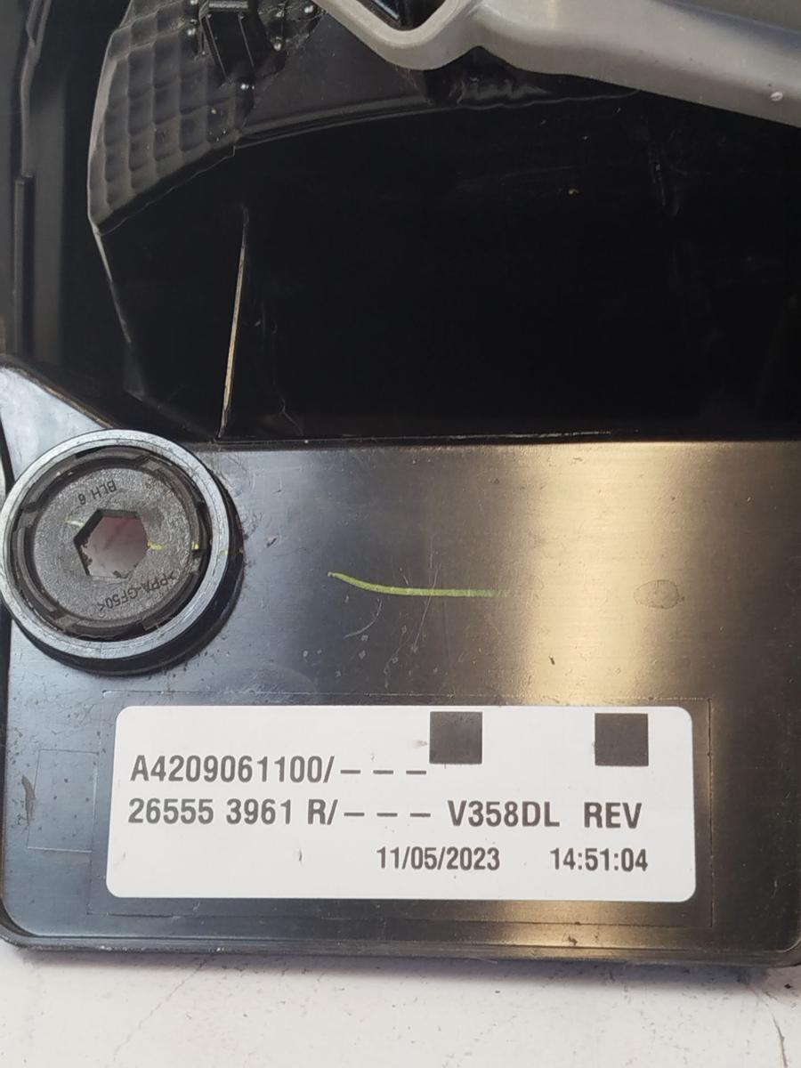 Mercedes Citan W420 Rückleuchte links Rücklicht Heckleuchte Rückschienwerfer