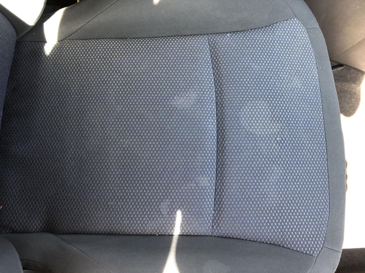 Nissan Qashqai J10 Sitz vorn rechts Beifahrersitz Stoff OHNE Sitzheizung